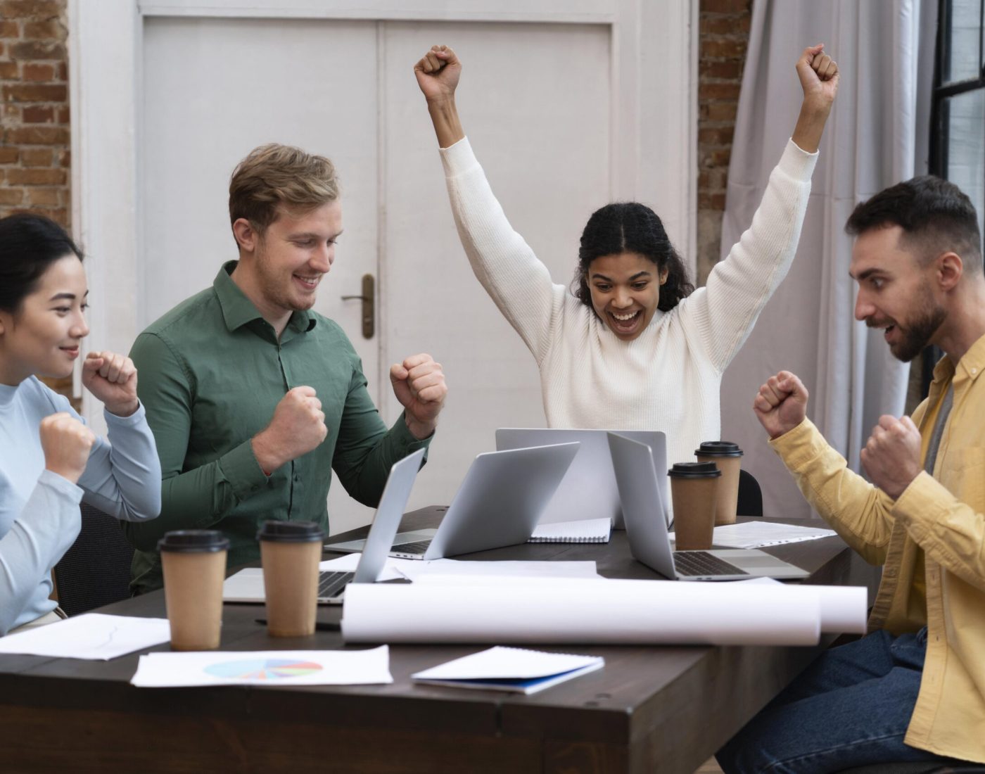 corporate-workers-brainstorming-together