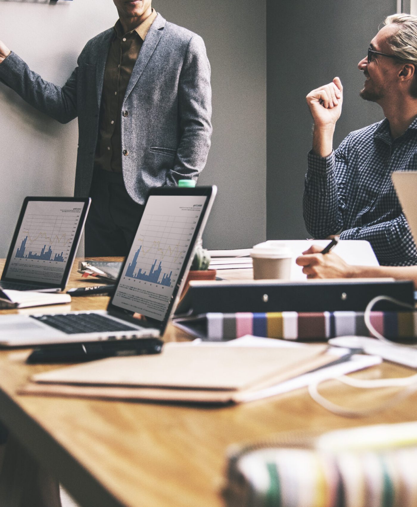 group-diverse-people-having-business-meeting